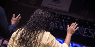 Nuestros cultos deben ser pentecostales Nuestros cultos deben ser pentecostales