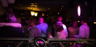 Alrededor del tabernáculo siempre debemos estar Alrededor del tabernáculo siempre debemos estar