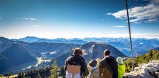 Tu familia le interesa a Dios Tu familia le interesa a Dios