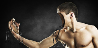 ¿Qué le faltó al hombre para que quedara bien hecho? ¿Qué le faltó al hombre para que quedara bien hecho?