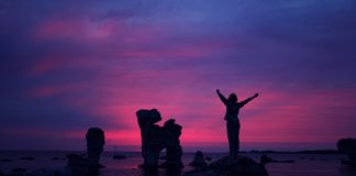 Adorando en espíritu y en verdad Adorando en espíritu y en verdad