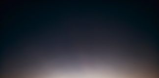 Uno sentado en el trono Uno sentado en el trono