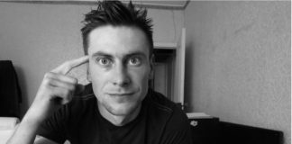 Jóvenes parados en la raya Jóvenes parados en la raya