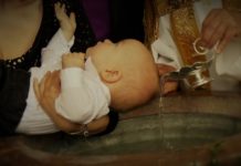 Por qué no se deben bautizar los niños Por qué no se deben bautizar los niños