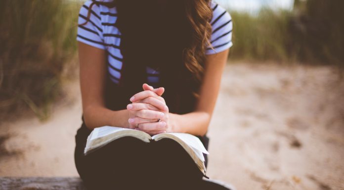 Aliméntate día a día en el Espíritu Aliméntate día a día en el Espíritu