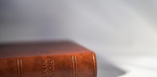 En la Biblia no hay cosas secundarias En la Biblia no hay cosas secundarias