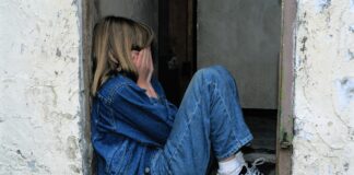 No temas porque yo estoy contigo No temas porque yo estoy contigo