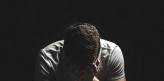 Que tu luz no sea tiniebla para el mundo Que tu luz no sea tiniebla para el mundo