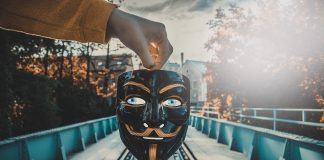 Cómo engaña el diablo a la gente Cómo engaña el diablo a la gente